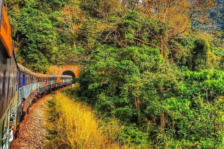 yedakumeri-railway-track